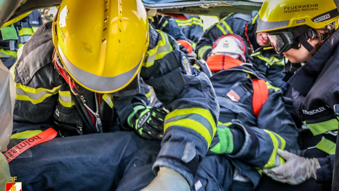 Große Seitenöffnung und Co. – Training der Löschgruppe 3