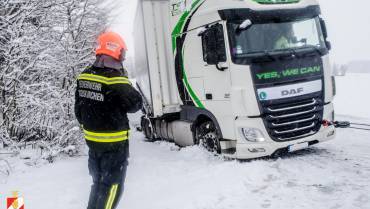 Navi lotste falsch: LKW Bergung