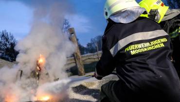 Jugendübung: Funkschulung und Brandbekämpfung