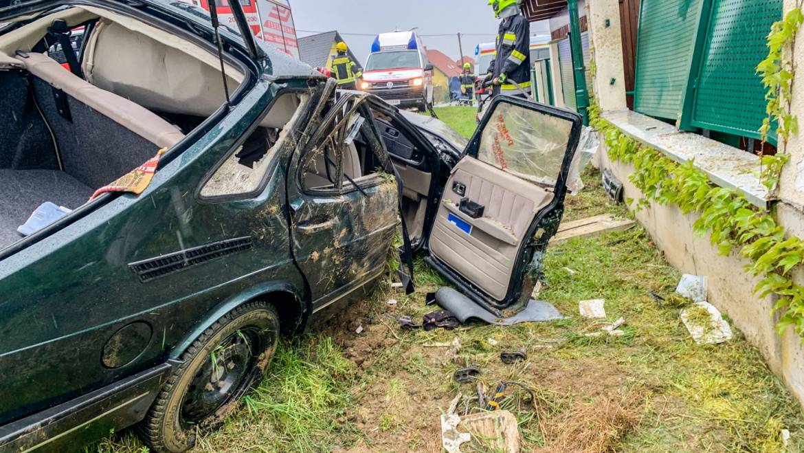 Schwerer Verkehrsunfall in Kniezenberg!