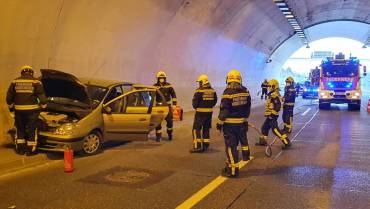 Verkehrsunfall im Assingbergtunnel