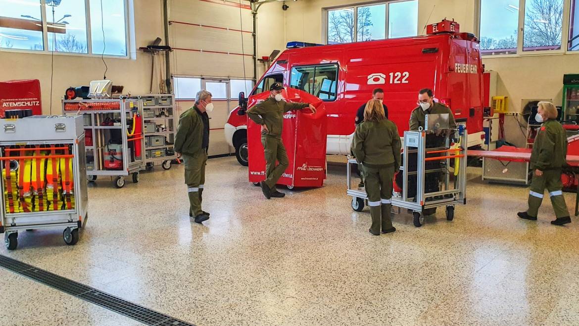 Erste Übung mit Rollcontainer