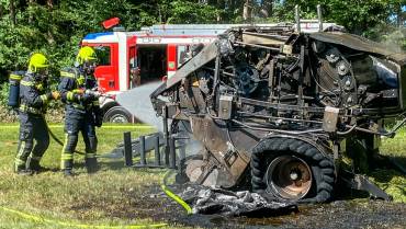 Vollbrand einer Rundballenpresse