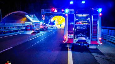 Schwerer LKW Unfall – A2 Assingbergtunnel