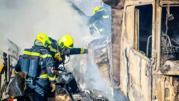 LKW-Vollbrand auf Autobahnbrücke!