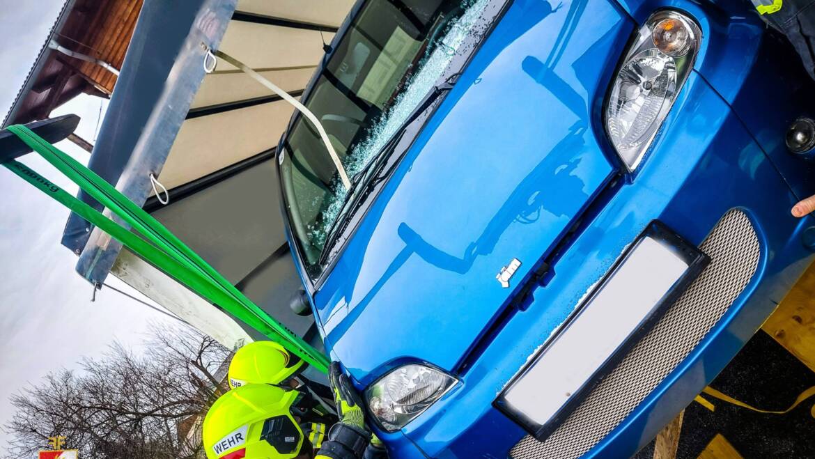 Kuriose Fahrzeugbergung in der Altsteirerstraße