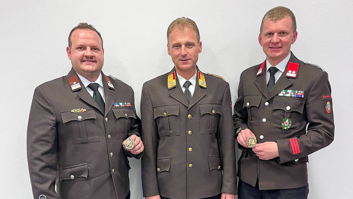 Zwei neue geprüfte Kommandanten: Engagement und Erfolg!