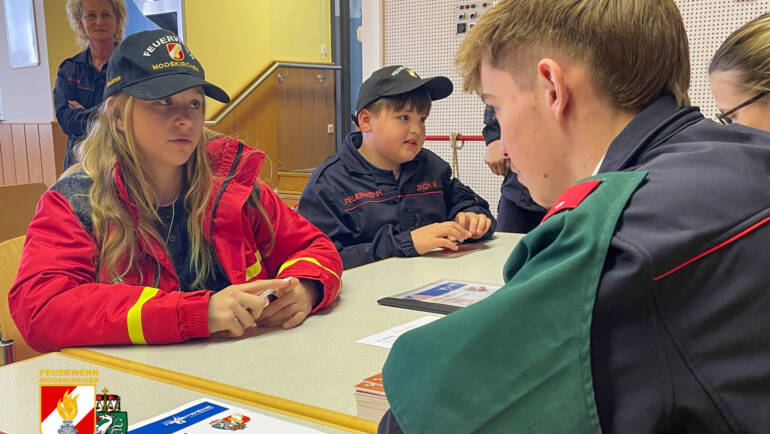 Erfolgreicher Wissenstest: 14 Abzeichen für unsere Feuerwehrjugend