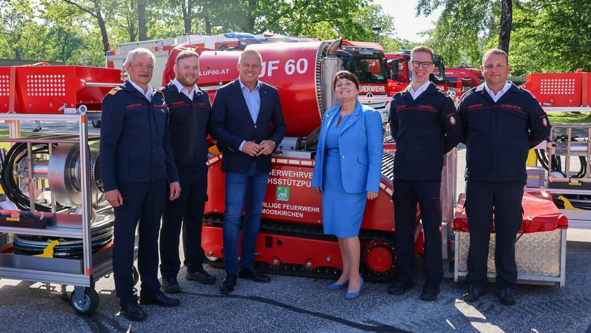 Neue Hochleistungspumpe für das LUF 60 an die Feuerwehr Mooskirchen übergeben